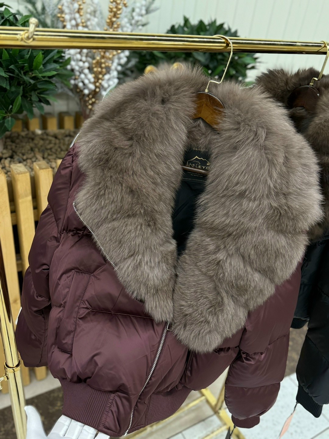 пуховик короткий с натуральным мехом angel mood,пуховик с натуральным мехом,пуховик короткий,куртка с натуральным мехом женская,женский пуховик с мехом