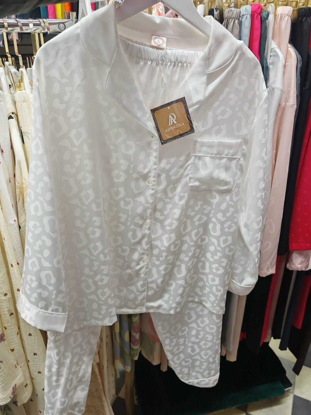 шелковая классическая пижама лео,пижама из искусственного шелка,пижама женская шелковая,женская пижама из искусственного шелка,пижамы женски