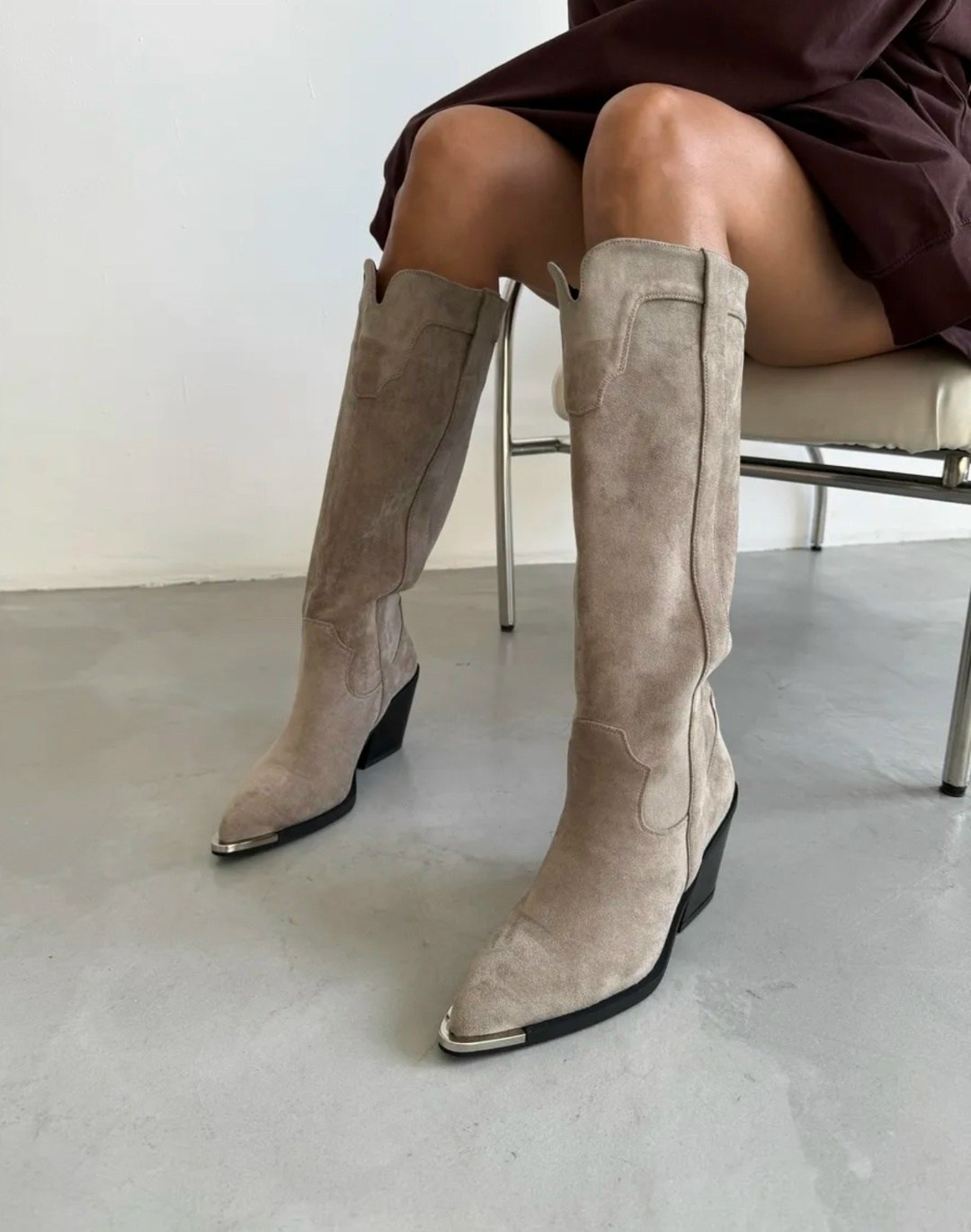 замшевые натуральные сапоги казаки на каблуке демисезонные,сапоги казаки высокие натуральная замша демисезонные,сапоги демисезонные казаки замшевые на каблуке bossy lady,сапоги казаки,сапоги замш