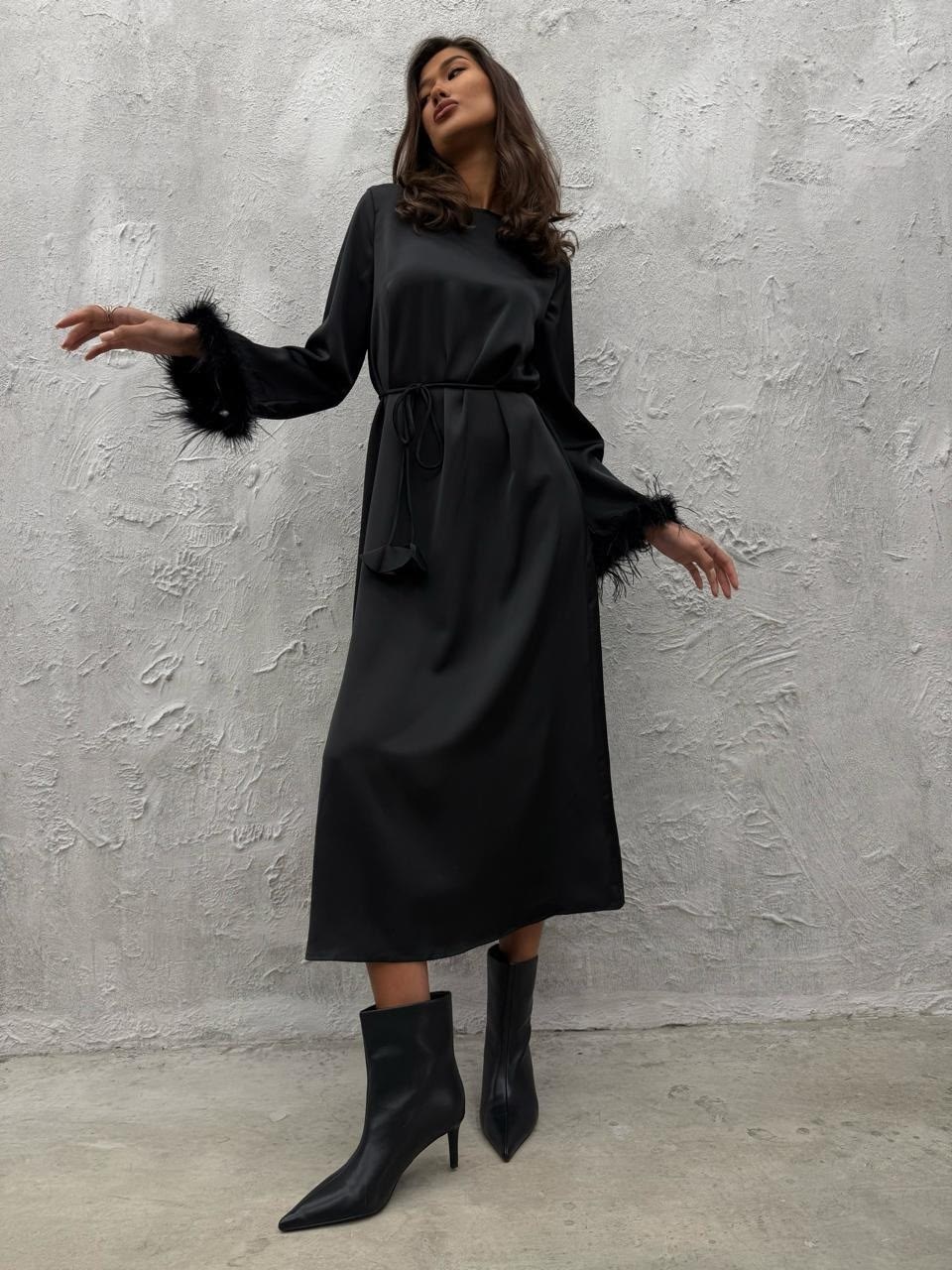 атласное платье,нарядное платье,платье с перьями,платье,платье женские вечерние