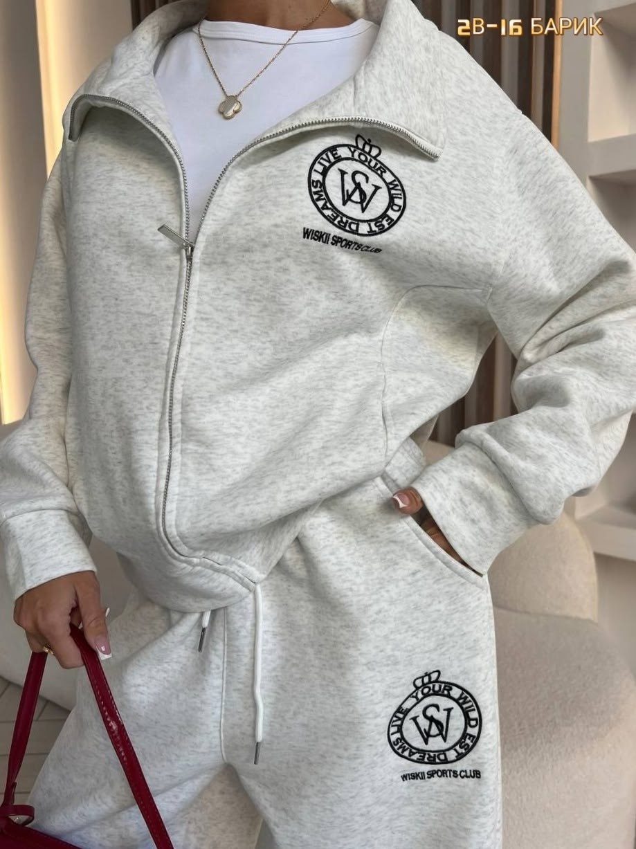 костюм женский на флисе,костюм женский брючный спортивный стиль,женский спортивный костюм,спортивный костюм,женский костюм