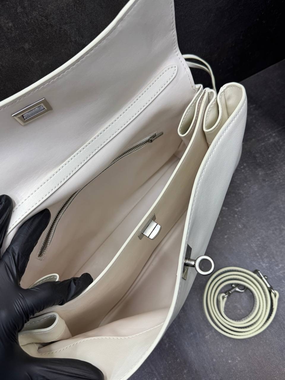 сумка balenciaga,сумка balenciaga rodeo,сумка баленсиага,сумка женская balenciaga,белая сумка