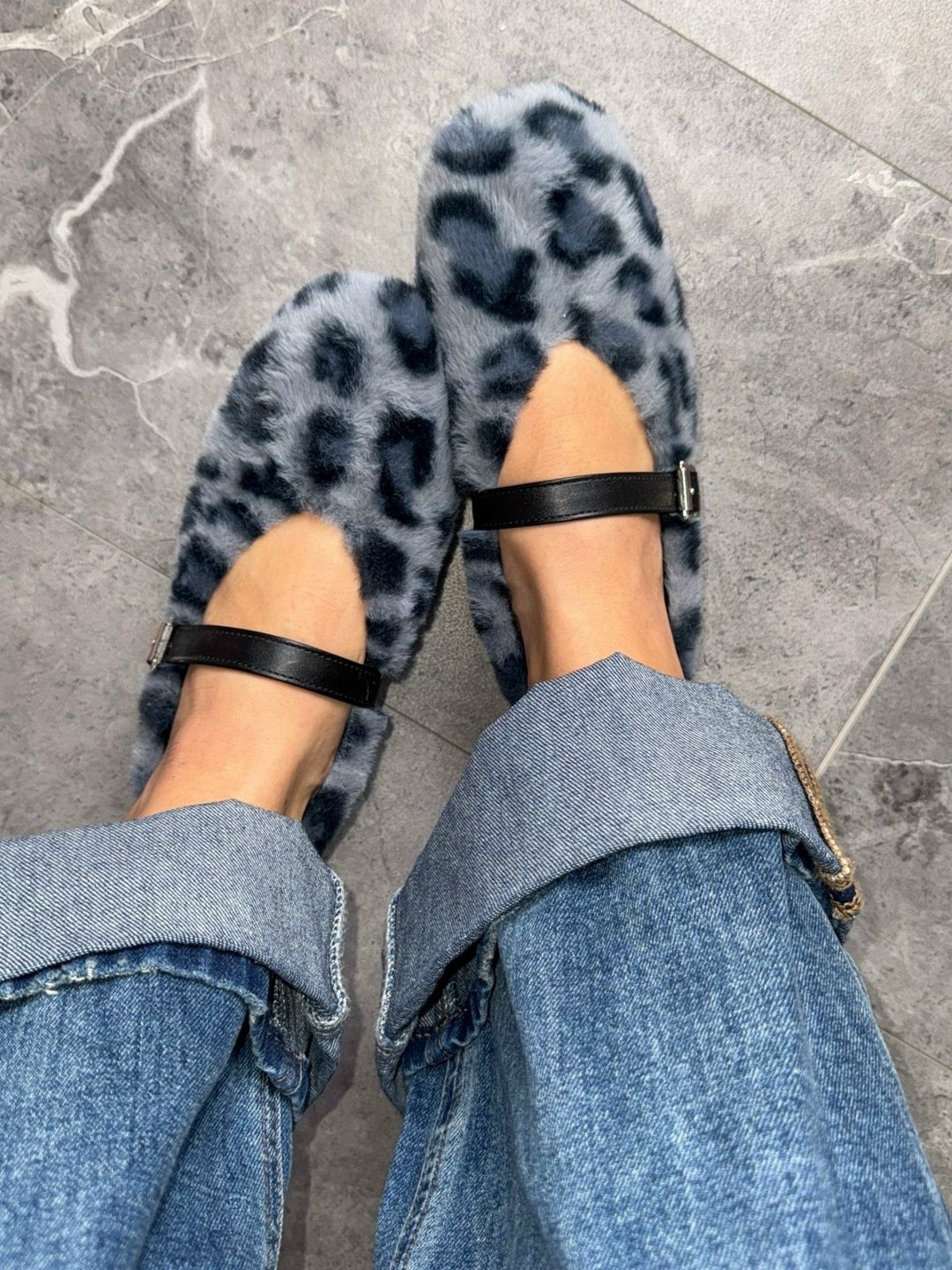 , женская,брендовая ,меховая ,меховые туфли