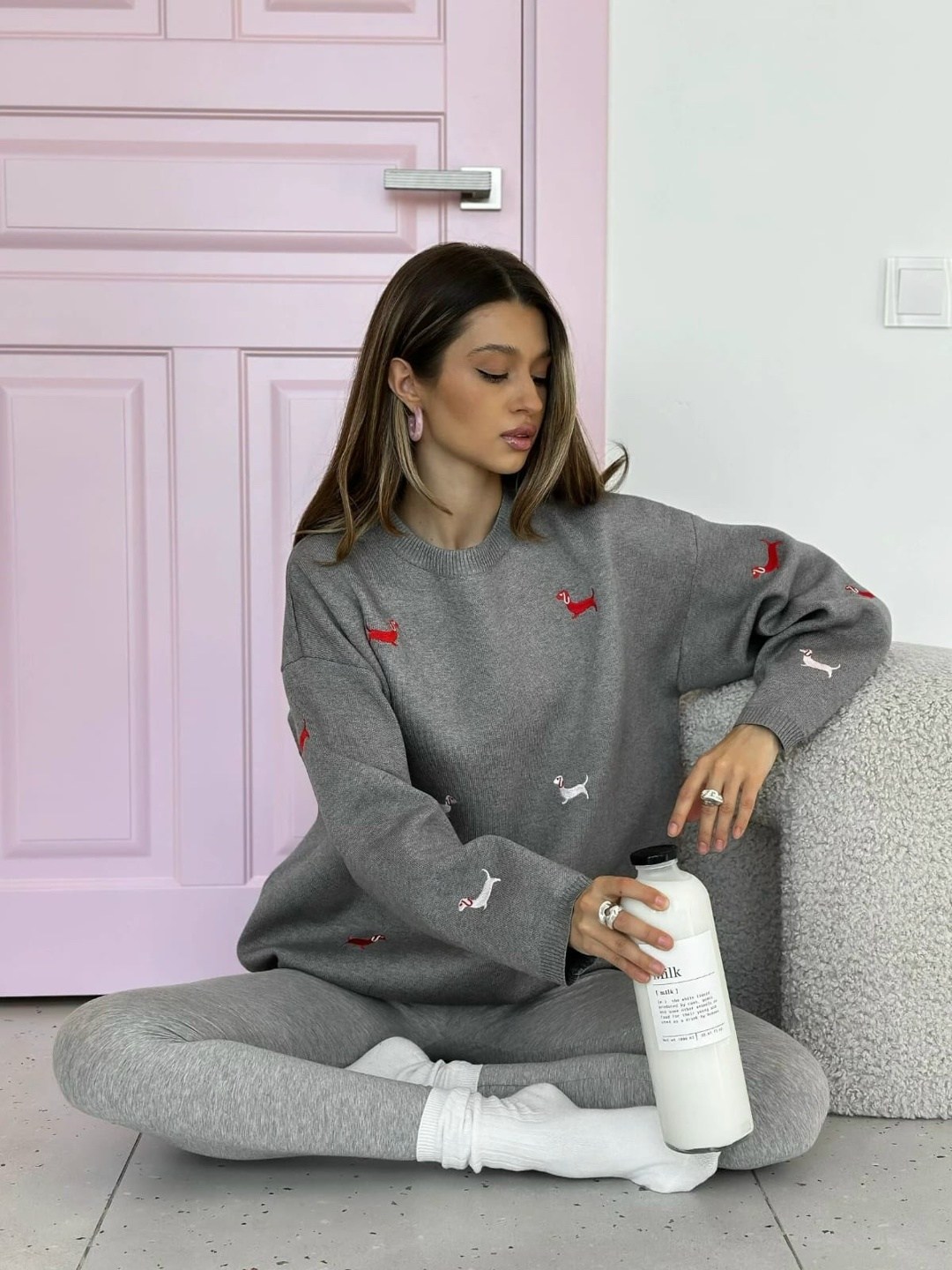 свитер с вышивкой,свитер с вышивкой таксы,свитер,свитер пуловер,свитшот