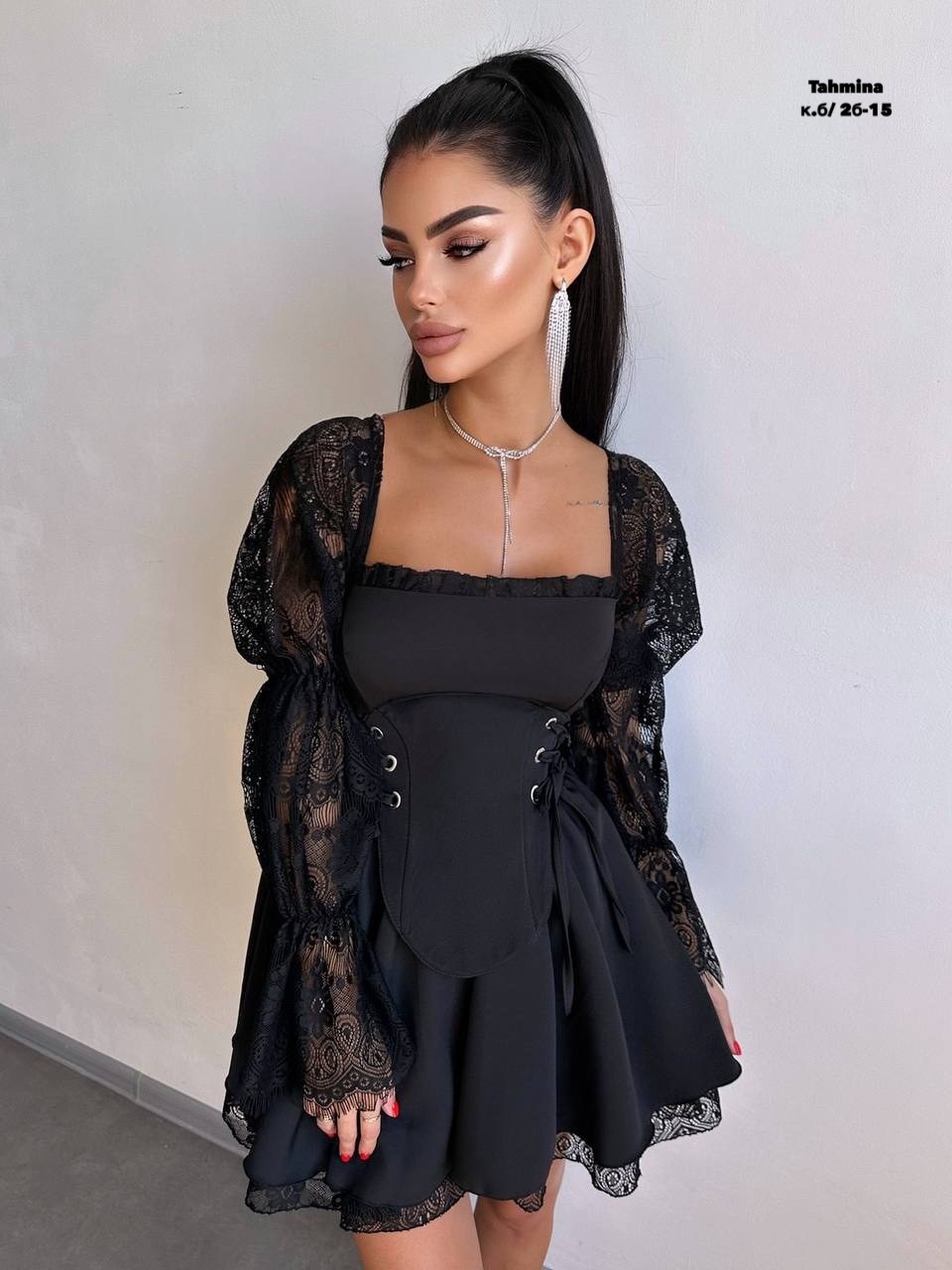 короткое платье,платье и корсет,платье с объемными рукавами,атласное корсетное платье с пышной двойной юбкой и объемными рукавами,платье