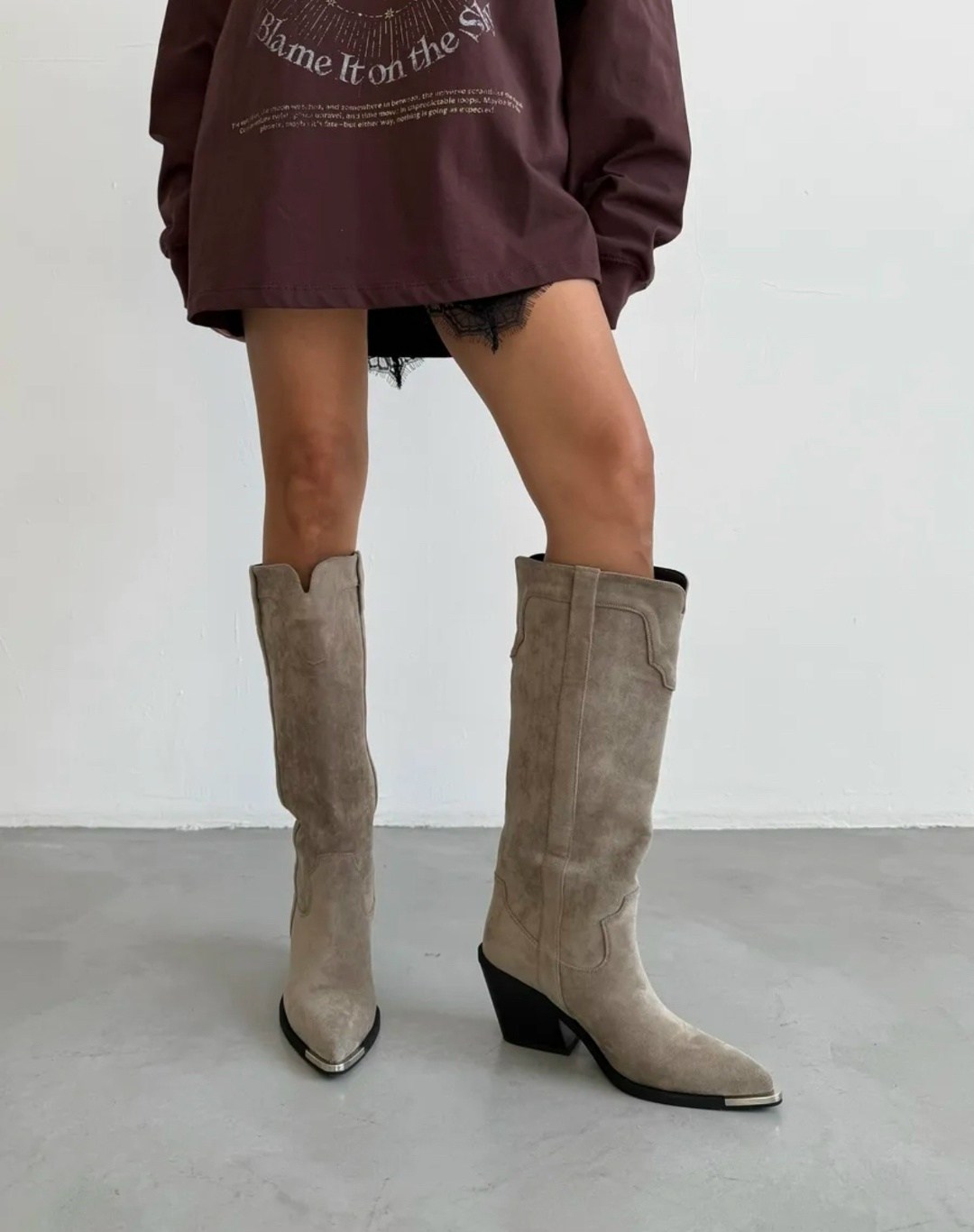 замшевые натуральные сапоги казаки на каблуке демисезонные,сапоги казаки высокие натуральная замша демисезонные,сапоги демисезонные казаки замшевые на каблуке bossy lady,сапоги казаки,сапоги замш