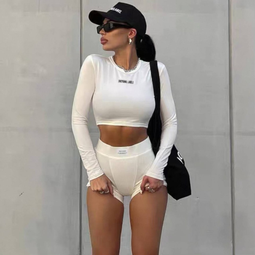 костюмы женские спортивные,женский спортивный костюм из двух предметов,спортивный костюм,костюм топ и шорты,костюм с шортами