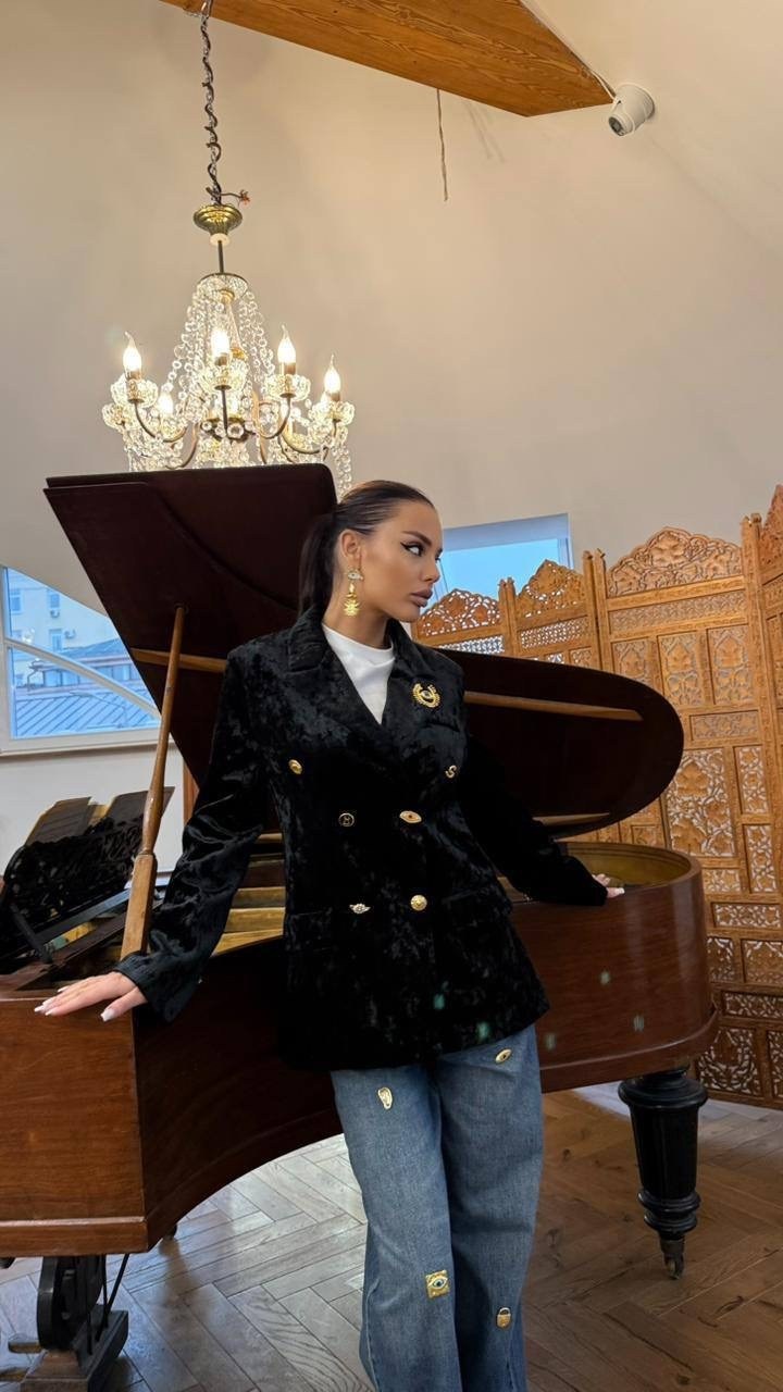 девушка,женская кофта,жакет из шелкового бархата черный,певица ханна,костюм брючный