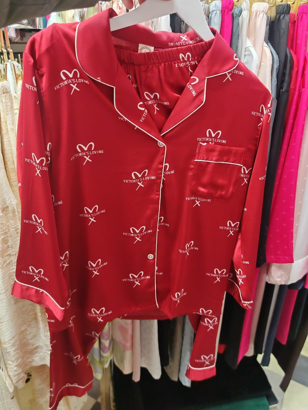 шелковая классическая пижама лео,пижама из искусственного шелка,пижама женская шелковая,женская пижама из искусственного шелка,пижамы женски