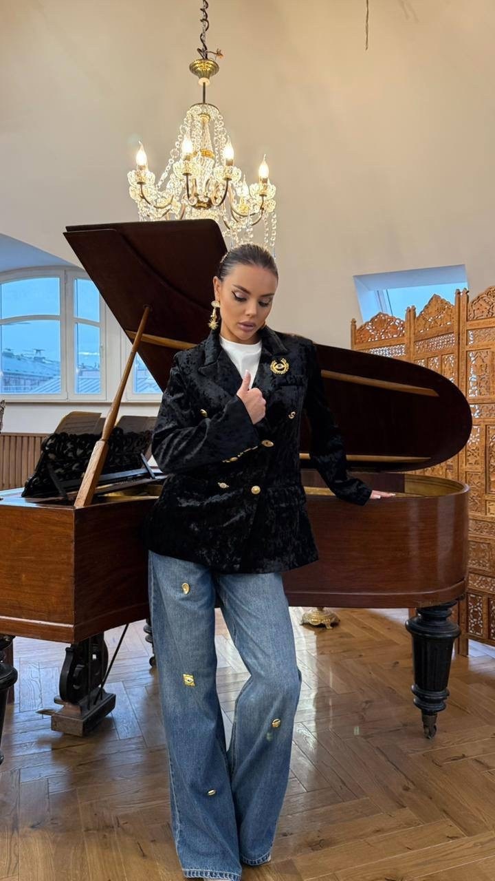 девушка,женская кофта,жакет из шелкового бархата черный,певица ханна,костюм брючный