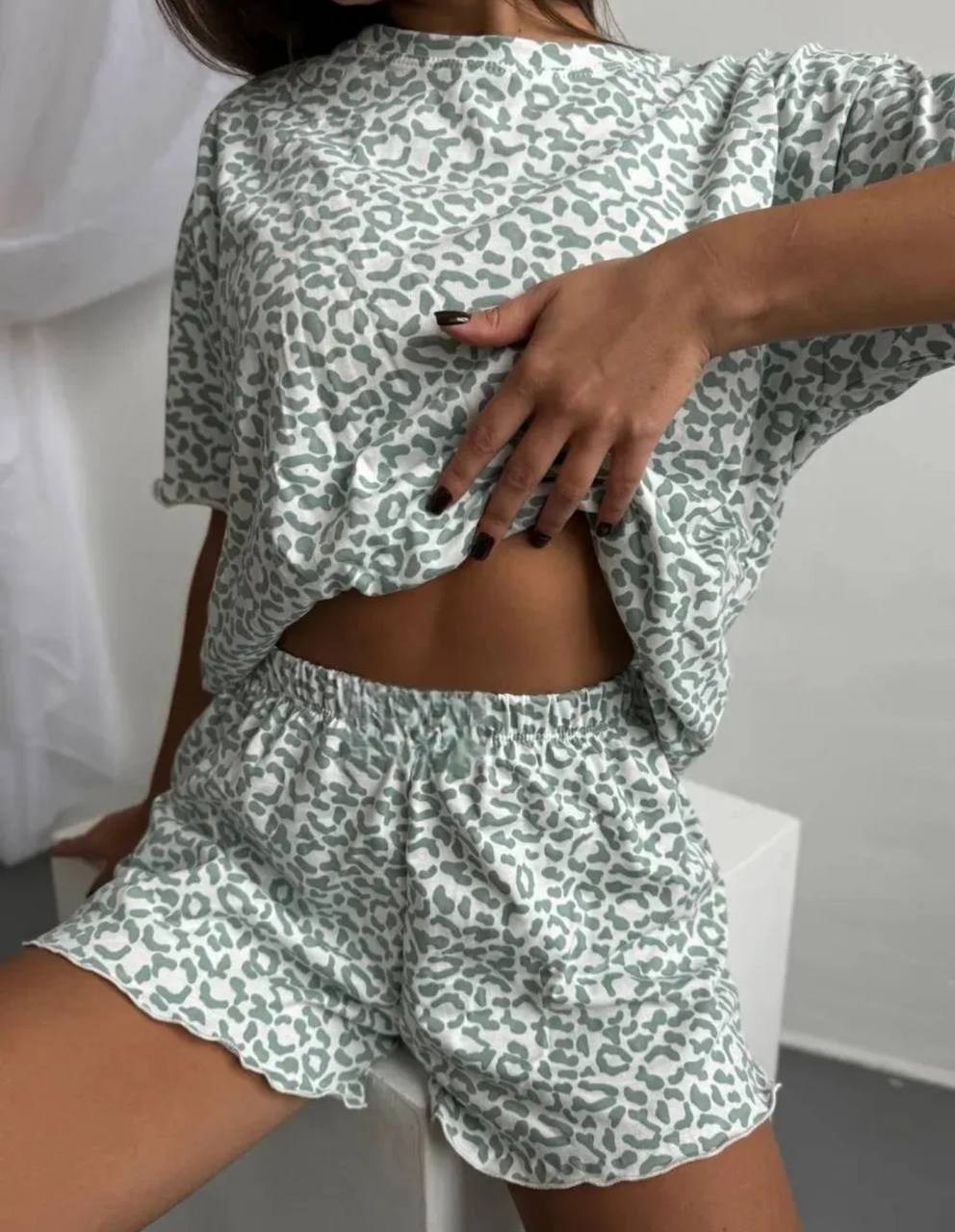 пижама женская с шортами,пижама женская с шортами и футболкой,пижама с шортами и футболкой трикотажная леопардовая beamuuur,женские шорты из полиэстера с леопардовым принтом,пижамы женская с шортами х