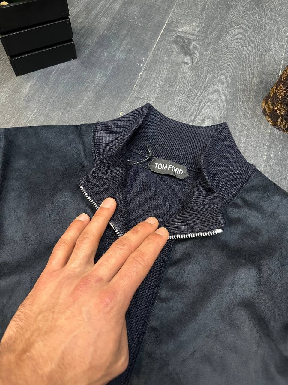 замшевая куртка,мужская куртка бомбер,куртка бомбер,бомбер кофта,кожаные куртки