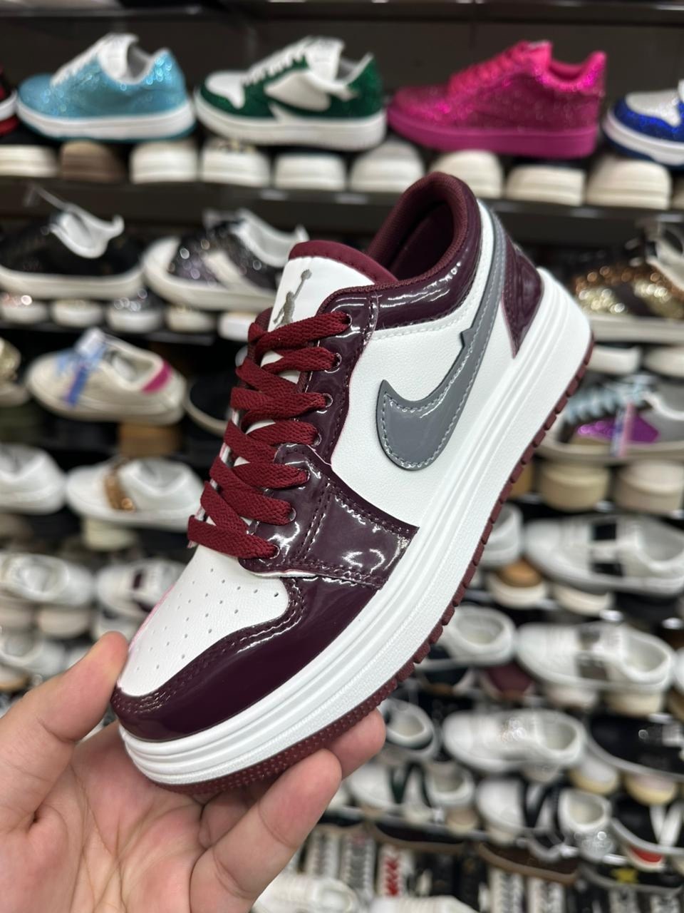 кроссовки кожа,кроссовки nike air jordan 1,кроссовки женскиe,кроссовки бордовые,кроссовки