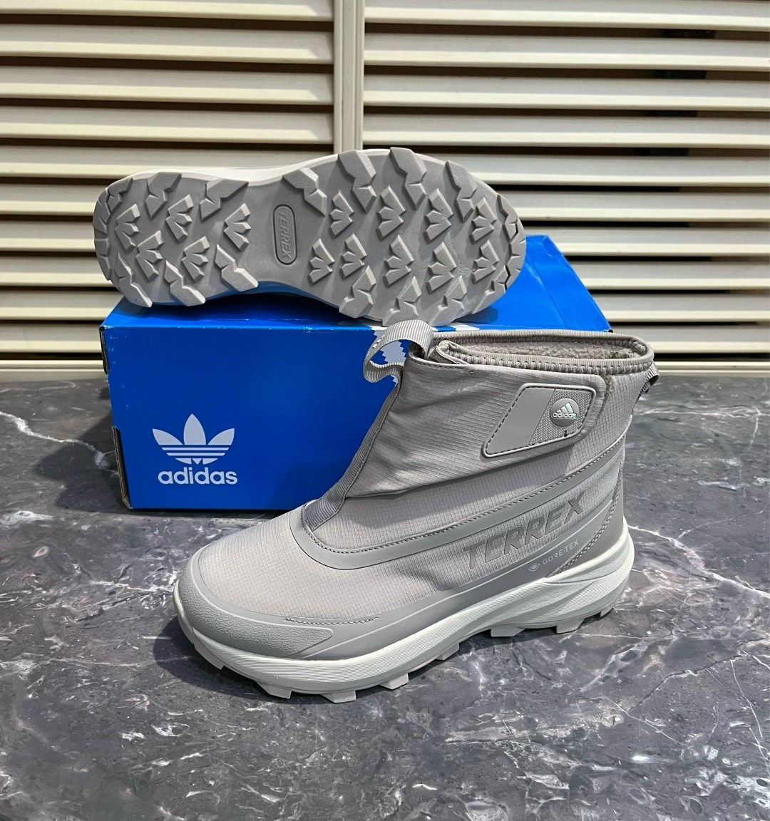 зимние сапоги adidas terrex цвет серый,зимние сапоги adidas terrex,зимние сапоги adidas,adidas дутики,дутики adidas terrex