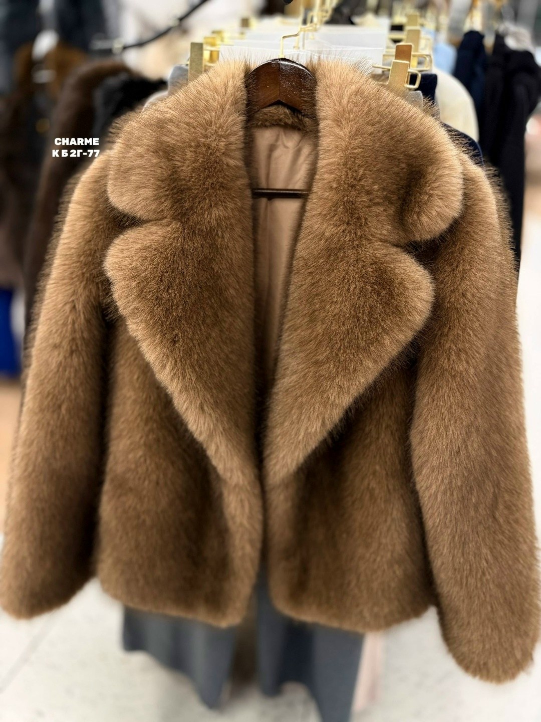 шуба короткая,женская шуба,шуба из искусственного меха,женская куртка из искусственного меха,шуба