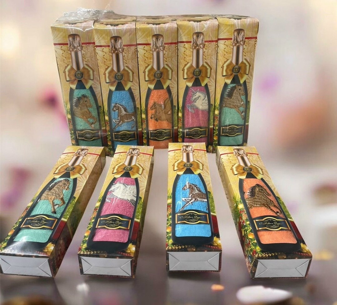 подарочные полотенца,подарочная коробка,полотенце махровое в подарочной коробке символ года бутылочка,полотенца в подарочной упаковке,подарочная упаковка