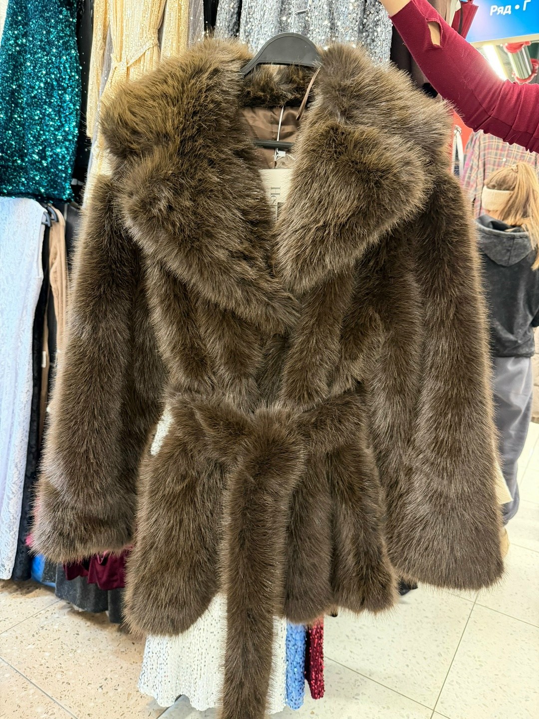 шуба искусственная,белая шуба,шуба,шубка,шуба женская