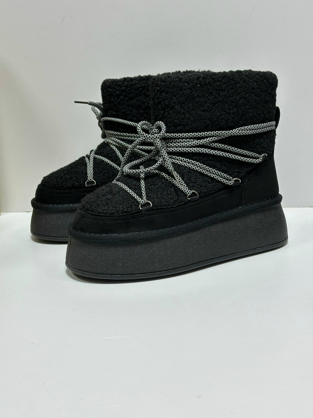 ,женские угги,женские угги зимние,женская ,женские зимние угги с шнурками