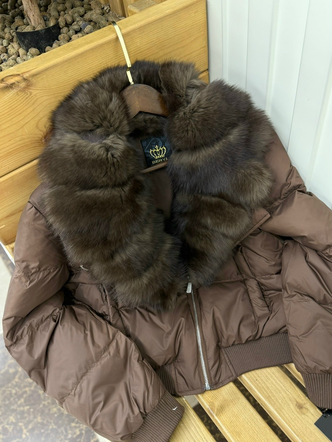 пуховик короткий с натуральным мехом angel mood,пуховик с натуральным мехом,пуховик короткий,куртка с натуральным мехом женская,женский пуховик с мехом