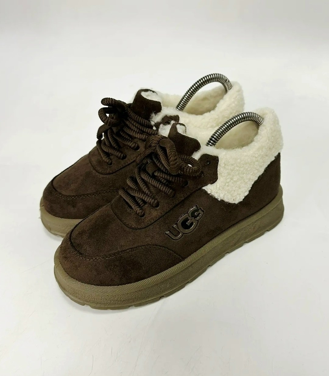 ,ugg кроссовки зимние,зимние кроссовки женские с мехом,кроссовки зимние женские ugg,кроссовки зимние женские ugg модель 551080