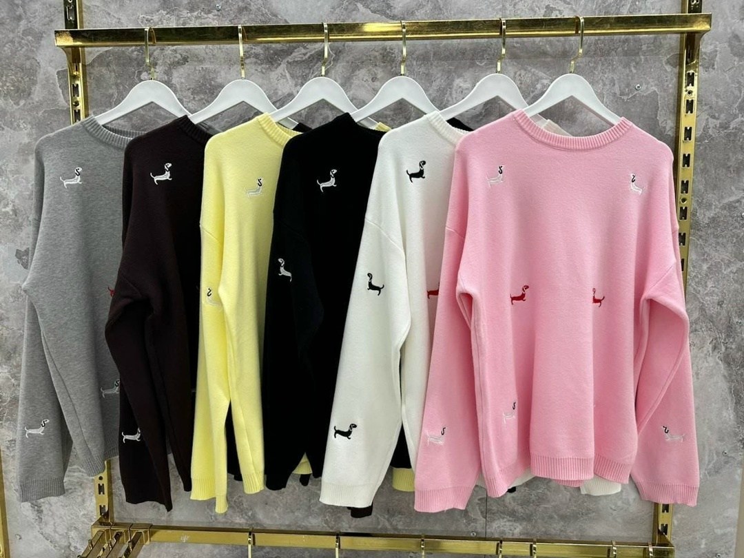 свитер с вышивкой,свитер с вышивкой таксы,свитер,свитер пуловер,свитшот