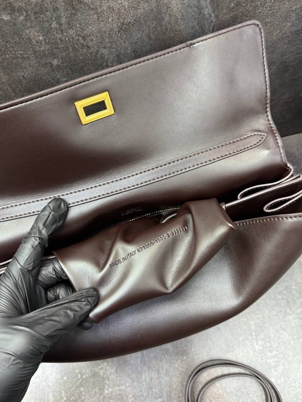 сумка balenciaga натуральная кожа 35-24 см,объемная сумка-тоут черного цвета balenciaga,сумка balenciaga rodeo,сумка balenciaga,женская сумка rodeo balenciaga