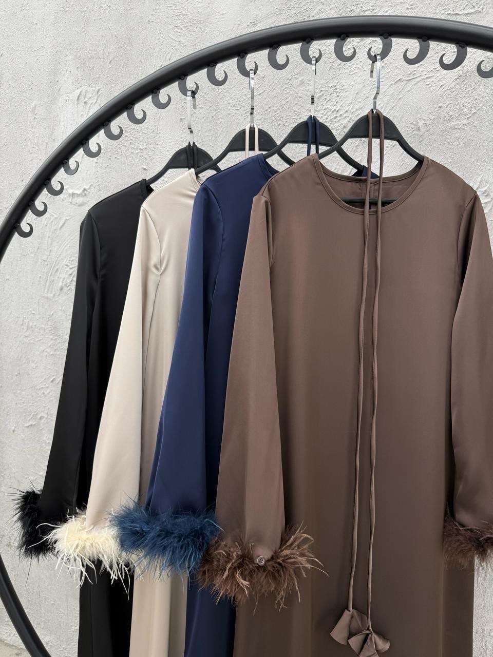 атласное платье,нарядное платье,платье с перьями,платье,платье женские вечерние