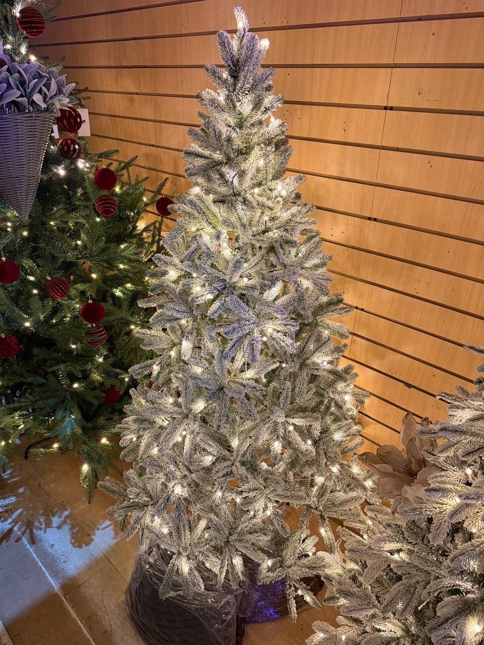 елка заснеженная с встроенной гирляндой,елка искусственная заснеженная,елка заснеженная световая "форесто" премиум (холодный белый),ель crystal queen заснеженная с гирляндой 820 ламп,ель искусственная