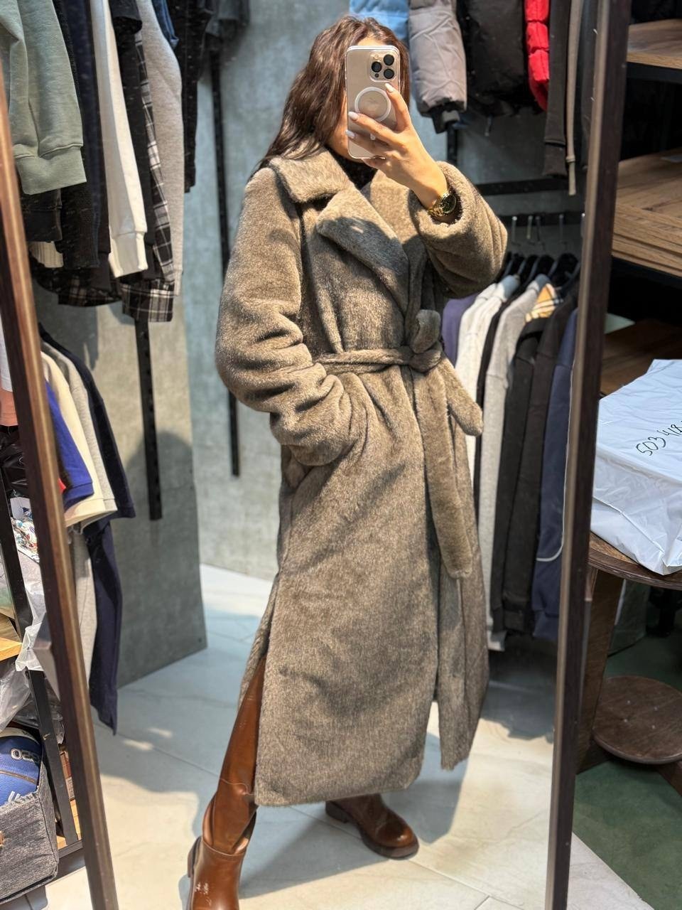 шерстяное пальто,пальто женское,пальто меховое,теплое пальто,длинное пальто