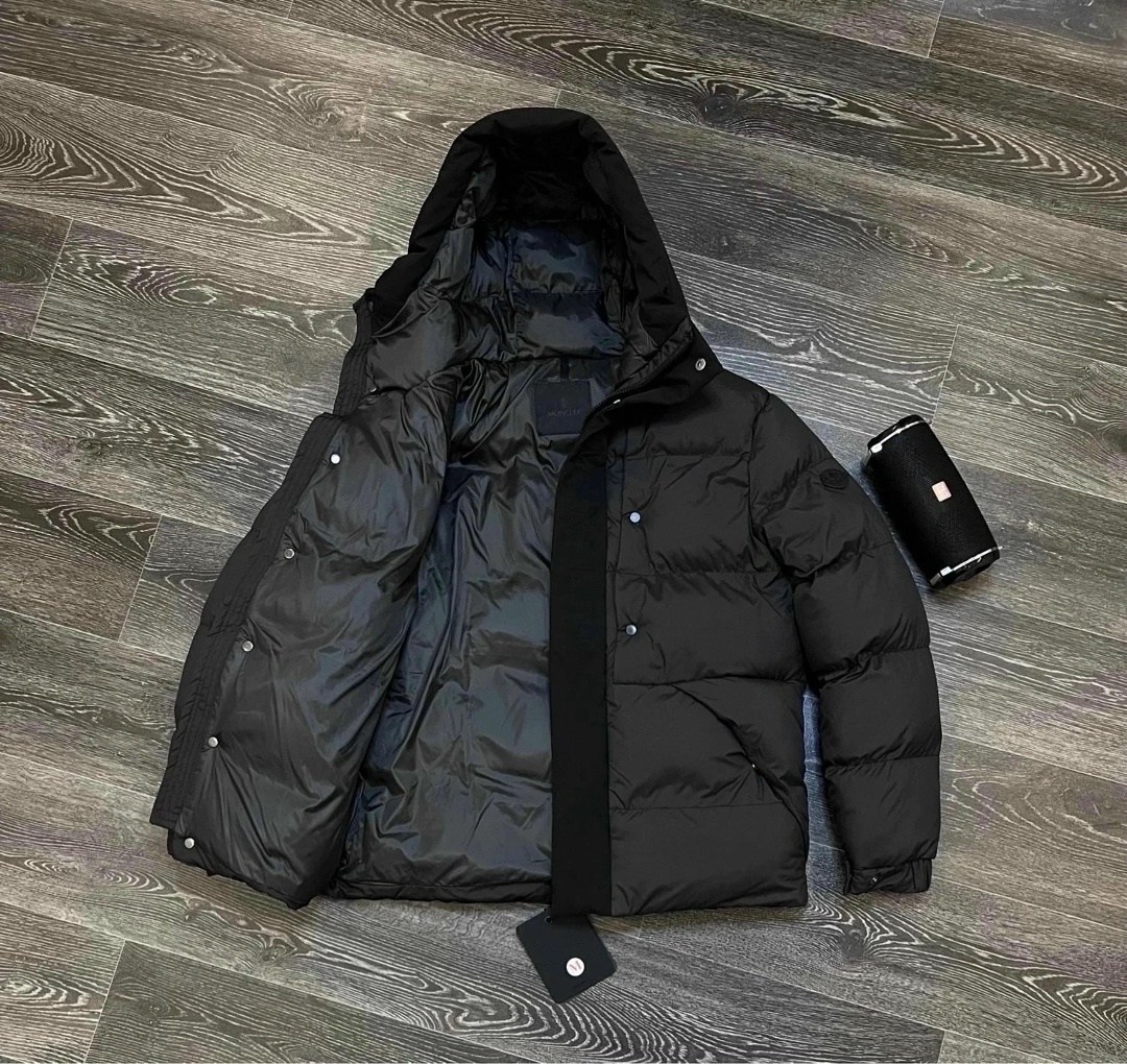 пуховик moncler madeira мужской зимняя куртка с капюшоном,зимняя куртка moncler,куртка зимняя мужская,мужская зимняя куртка moncler,пуховик зимний мужской