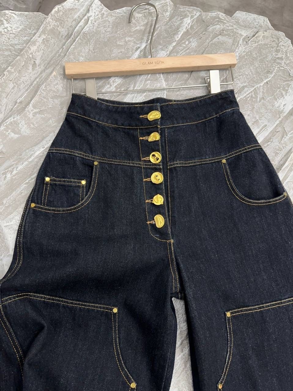 широкие джинсы,брюки джинсы,одежда джинсы,мода женская