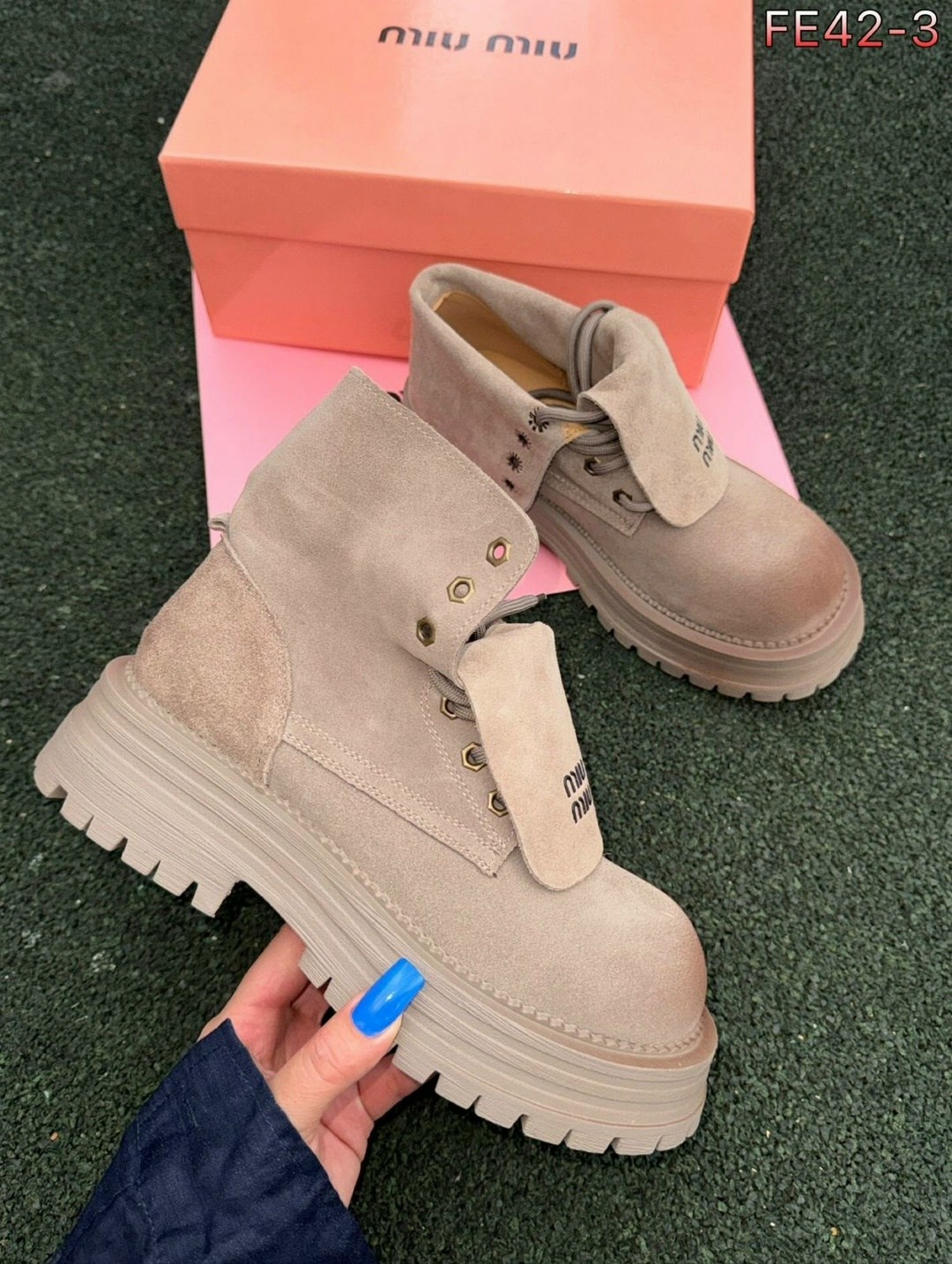 ,ботинки замшевые miu miu,ботинки,ботинки женские miu miu,ботинки miu miu