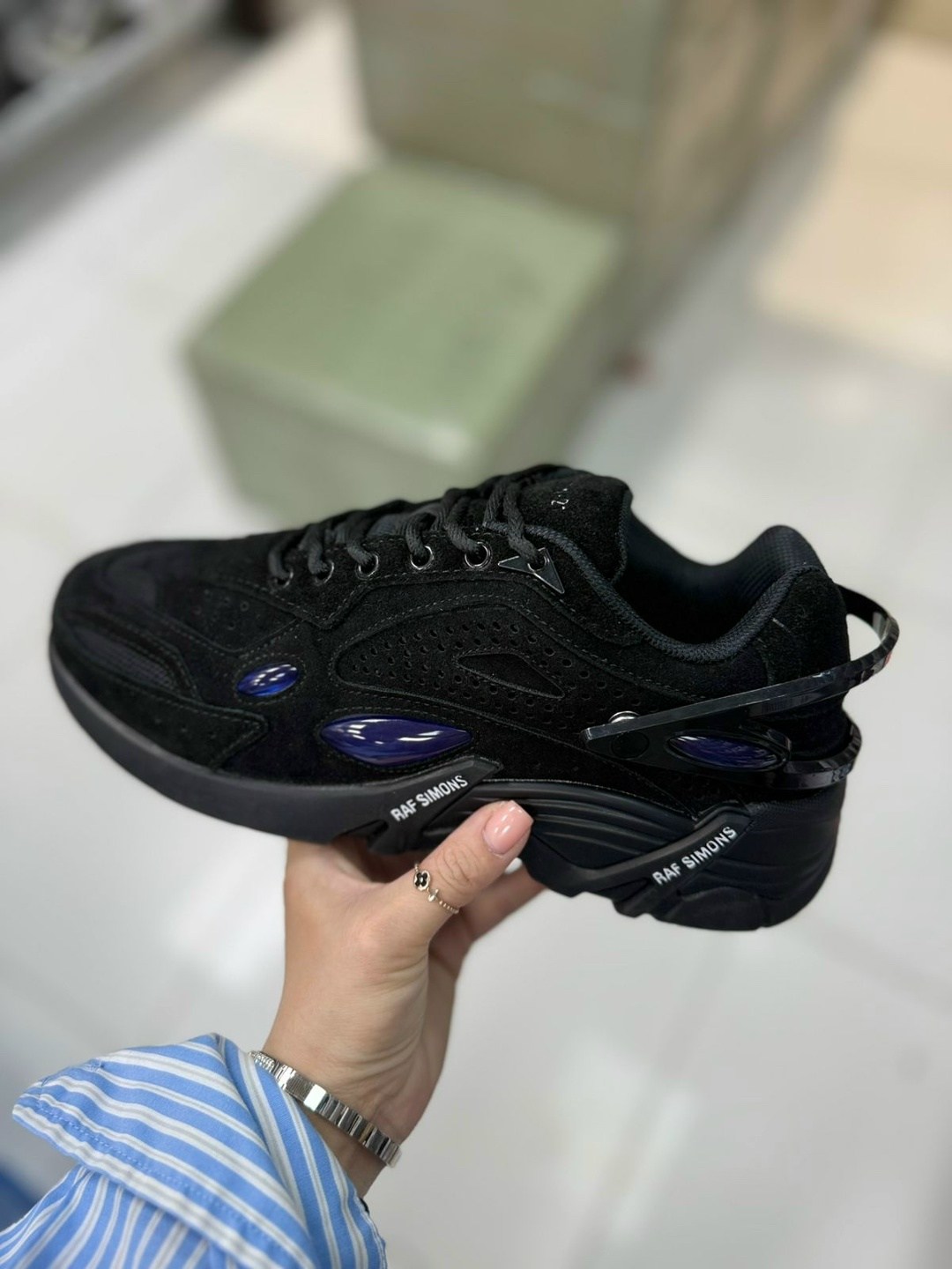 кроссовки raf simons cylon-21 черный,кроссовки raf simons cylon-21,кроссовки raf simons cylon-21 серый,кроссовки raf simons cylon 21 серебро,серебристые кроссовки cylon 21 raf simons