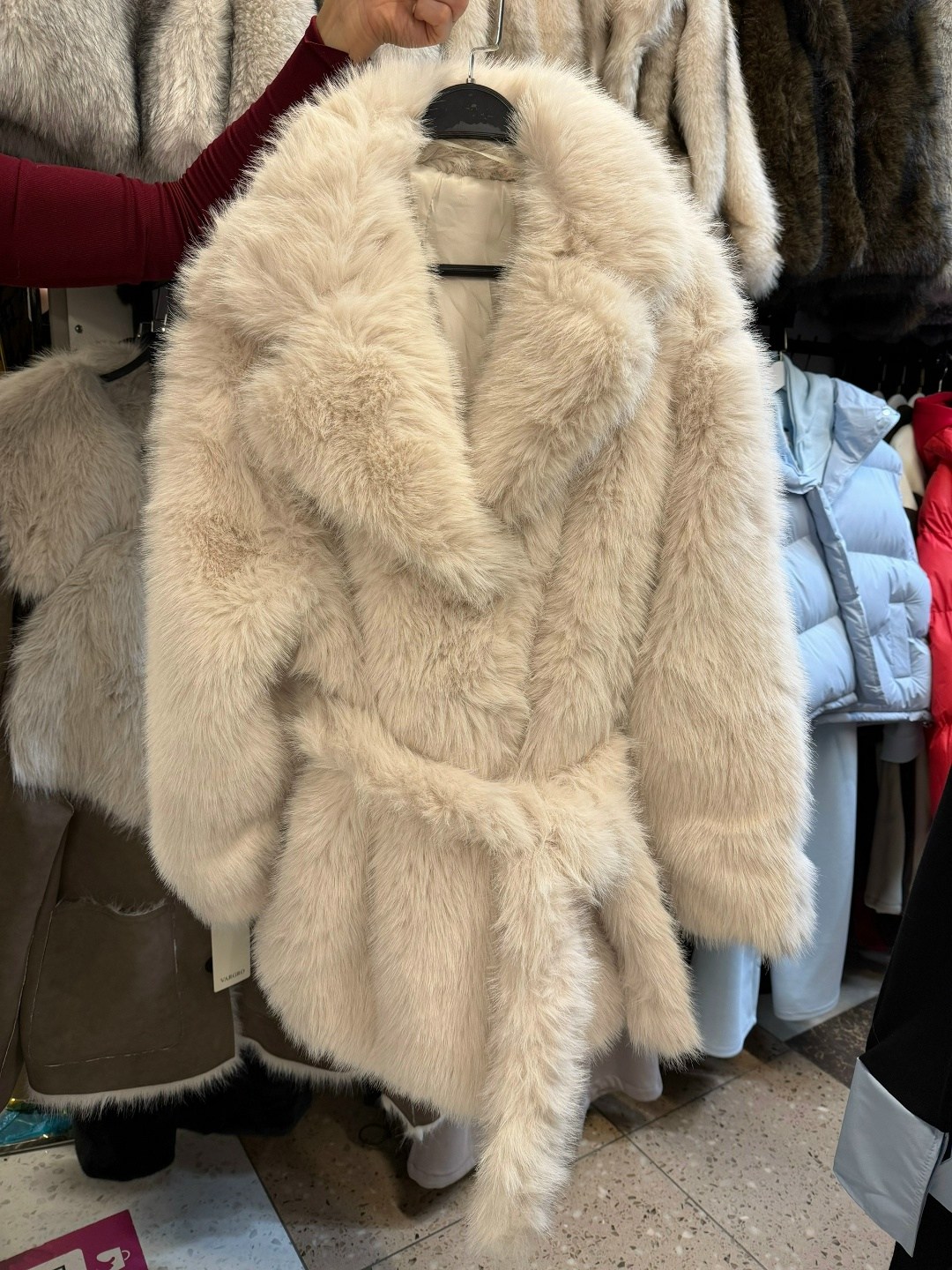 шуба искусственная,белая шуба,шуба,шубка,шуба женская
