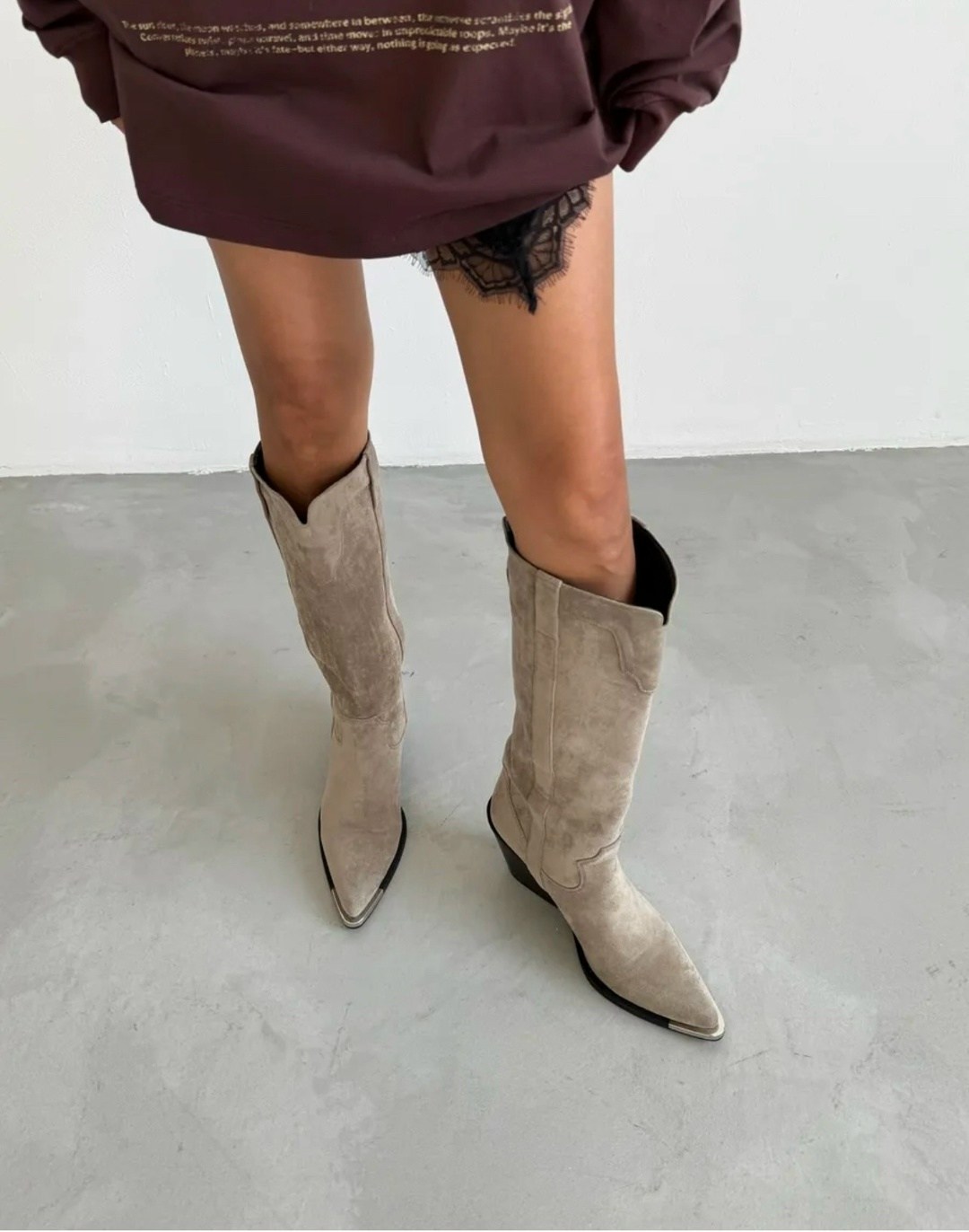 замшевые натуральные сапоги казаки на каблуке демисезонные,сапоги казаки высокие натуральная замша демисезонные,сапоги демисезонные казаки замшевые на каблуке bossy lady,сапоги казаки,сапоги замш