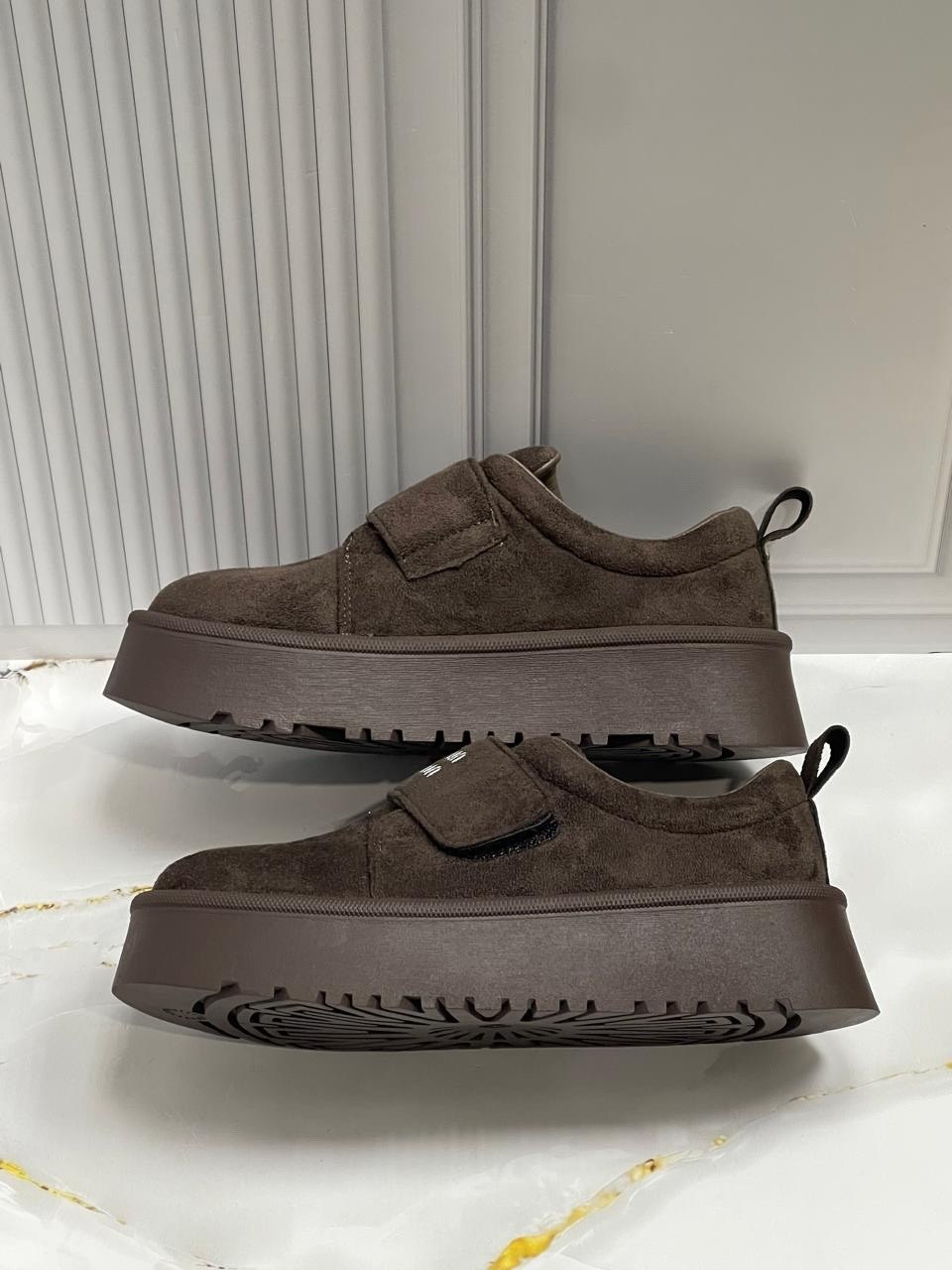 замшевые лоферы miu miu на высокий подошве и фирменной фурнитурой,лоферы замш,,женская ,модная женская