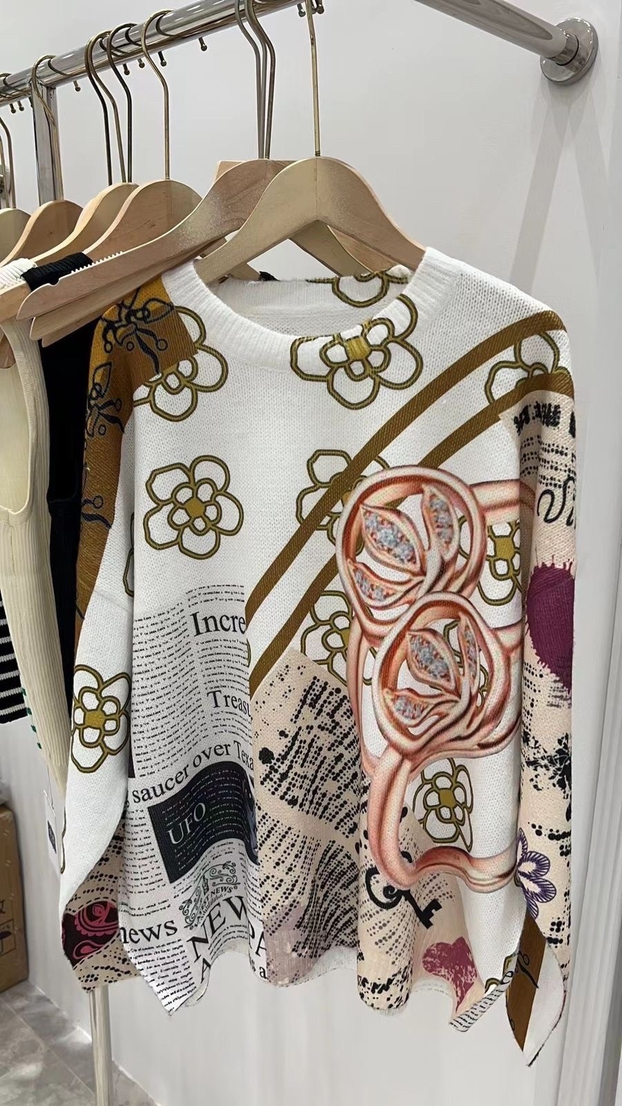 кофта женская,,блузка с газетным принтом,женская блузка,свитер с принтом
