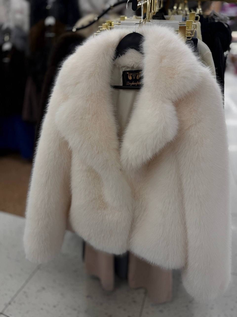 женская шуба,шуба,меховая куртка,шуба из искусственного меха,шуба белая