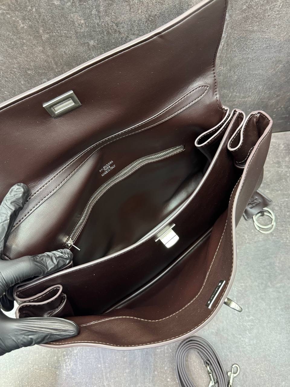 сумка balenciaga натуральная кожа 35-24 см,объемная сумка-тоут черного цвета balenciaga,сумка balenciaga rodeo,сумка balenciaga,женская сумка rodeo balenciaga