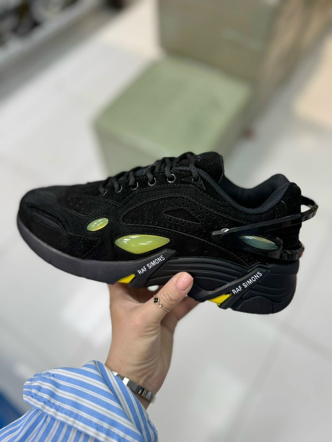 кроссовки raf simons cylon-21 черный,кроссовки raf simons cylon-21,кроссовки raf simons cylon-21 серый,кроссовки raf simons cylon 21 серебро,серебристые кроссовки cylon 21 raf simons