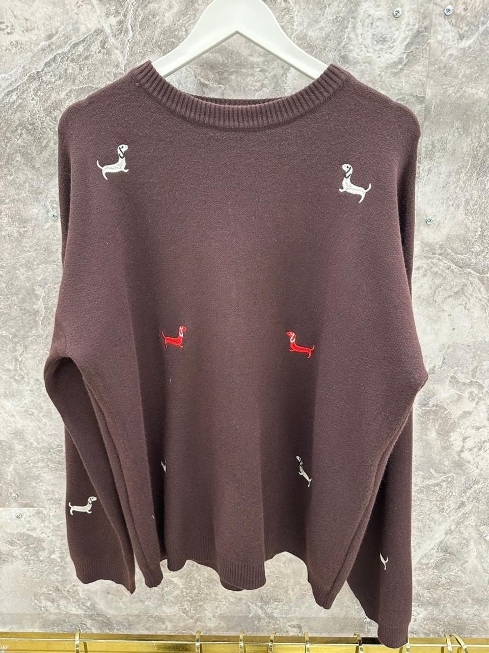 свитер с вышивкой,свитер с вышивкой таксы,свитер,свитер пуловер,свитшот