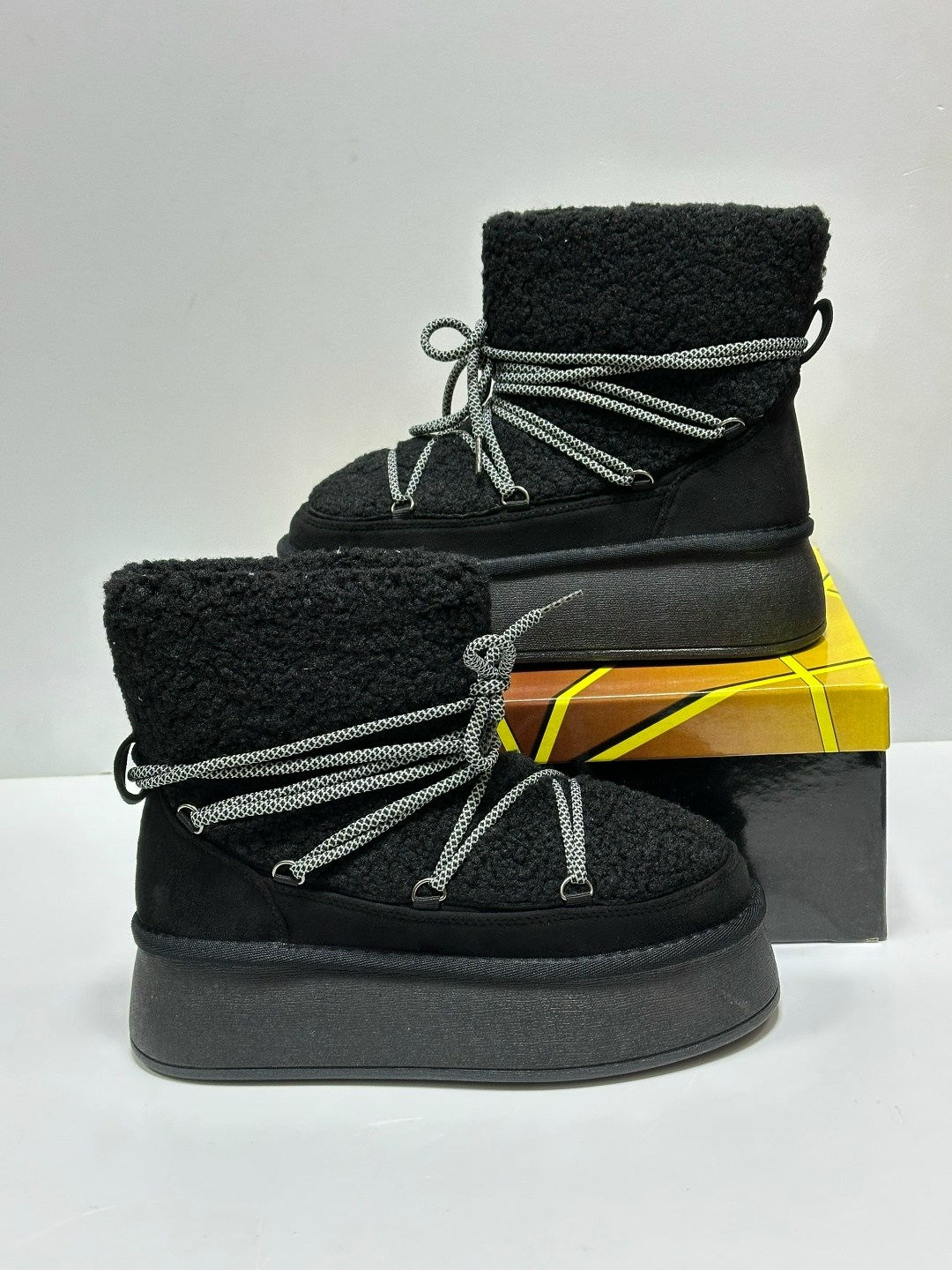 ,женские угги,женские угги зимние,женская ,женские зимние угги с шнурками