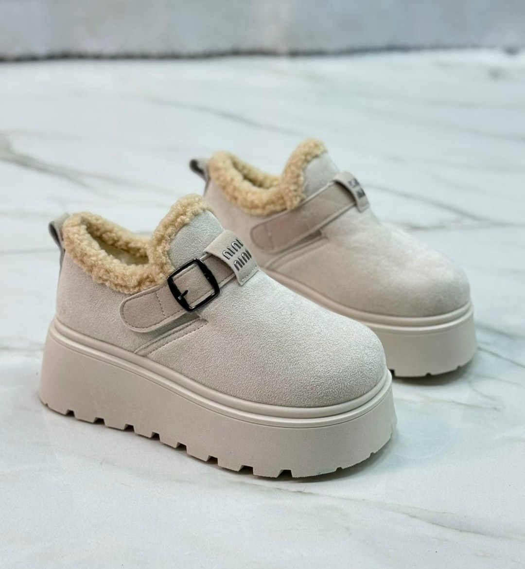 ,угги зимние полусапожки с мехом,женские угги,зимние ботинки женские на меху, женская