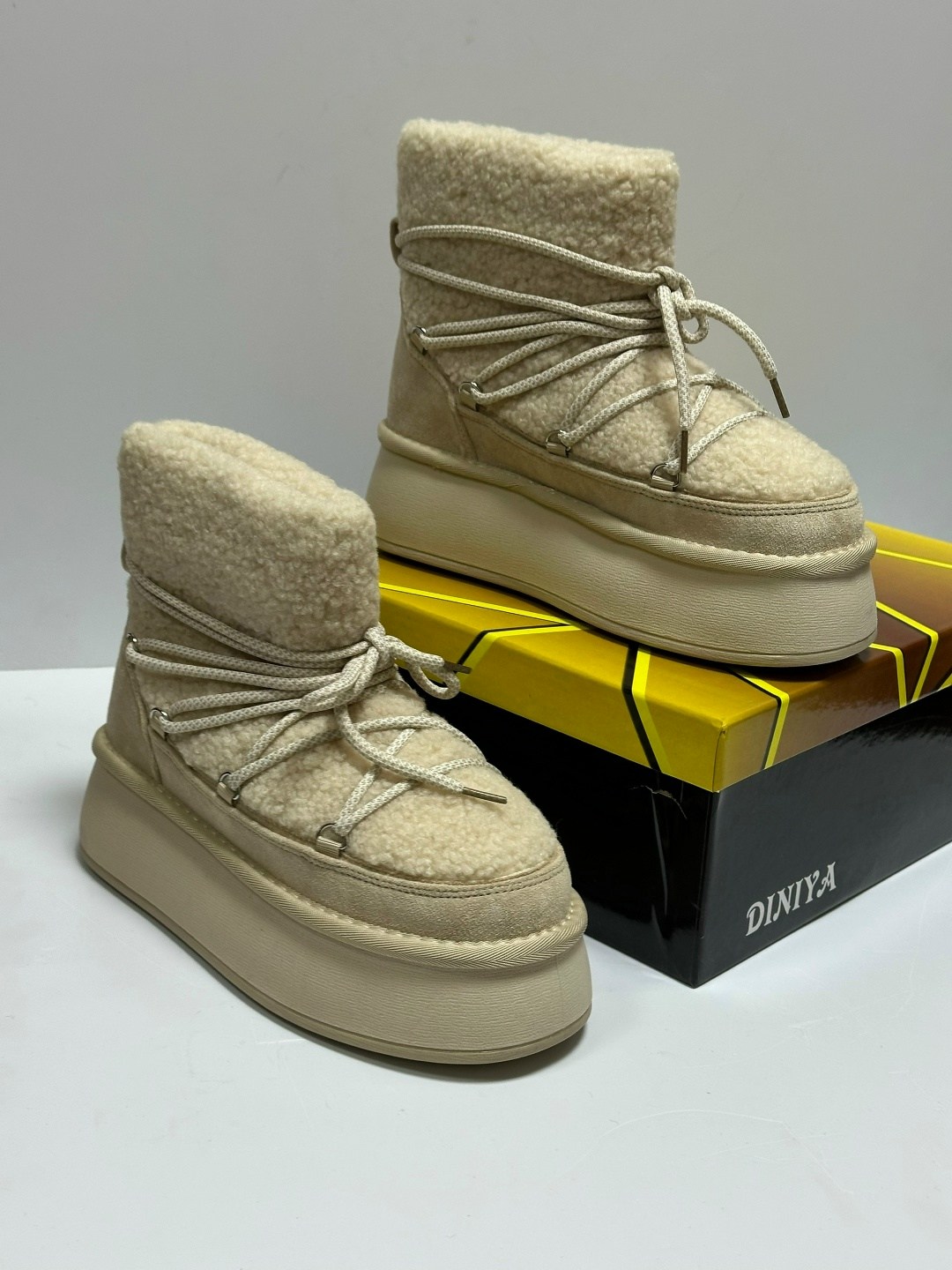 ,женские угги,женские угги зимние,женская ,женские зимние угги с шнурками