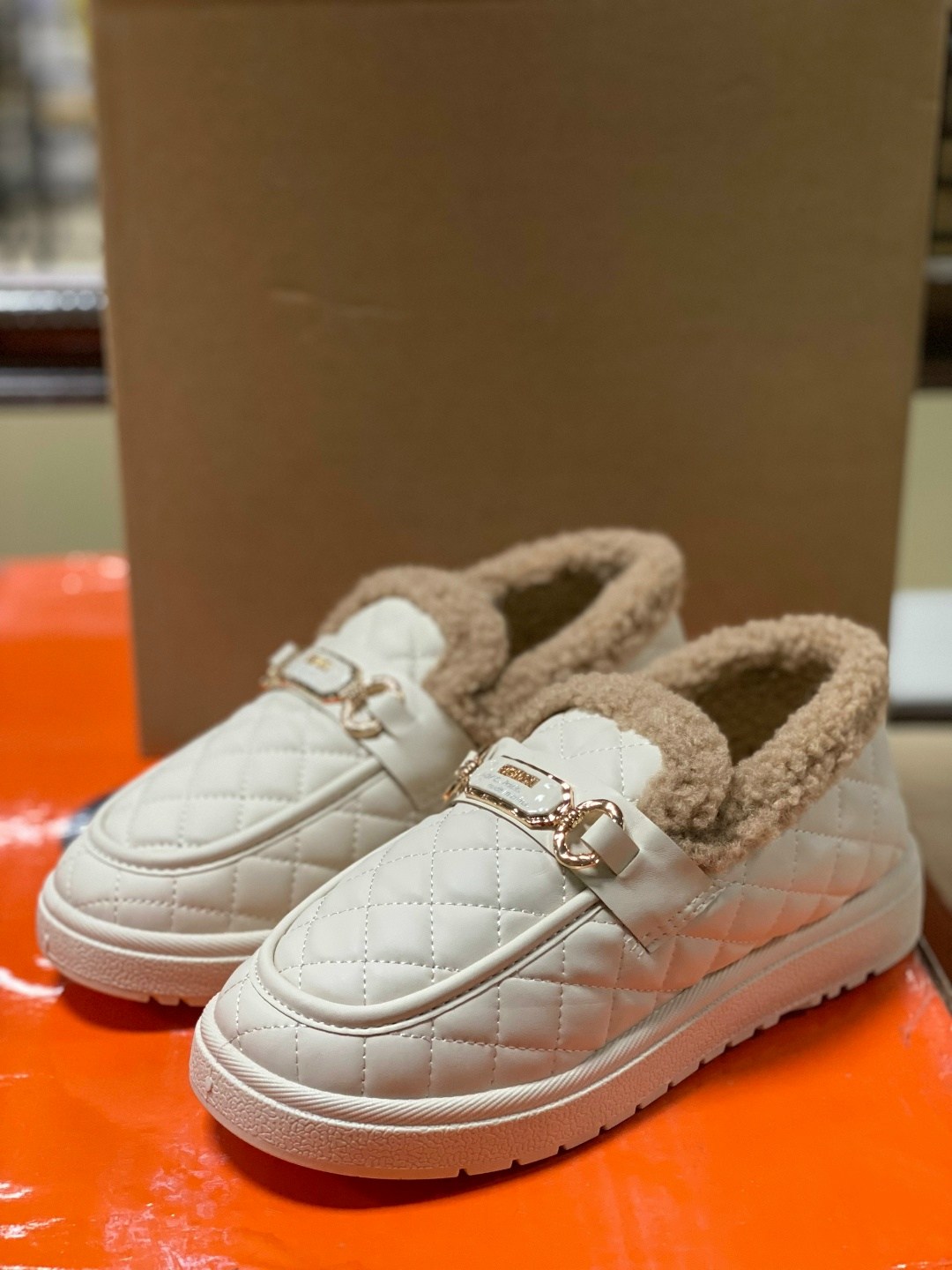 ,женская ,угги женские зимние короткие с мехом подошве нескользящая, теплая,зимняя женская