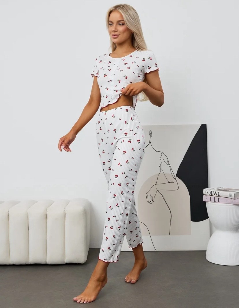 пижама с шортами и футболкой с вишней муслиновая katalinof,женская элегантная пижама с принтом вишни,пижамы женски,женская пижама,пижама женская с шортами