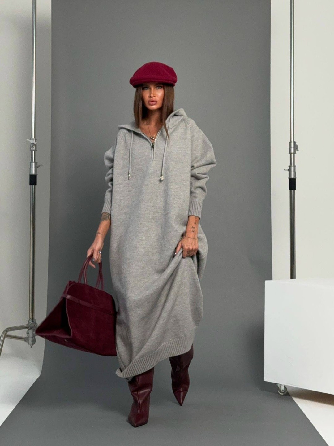 платье с капюшоном,трикотажное платье,платье вязаное,свободное платье,теплое платье