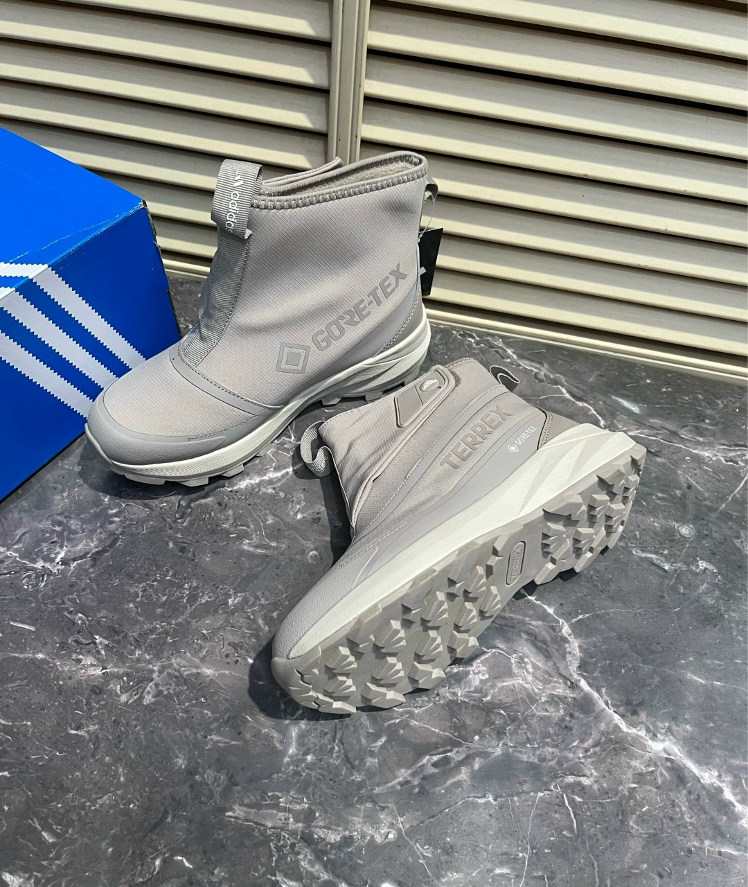 зимние сапоги adidas terrex цвет серый,зимние сапоги adidas terrex,зимние сапоги adidas,adidas дутики,дутики adidas terrex