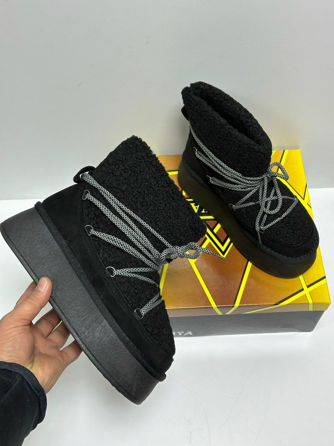 ,женские угги,женские угги зимние,женская ,женские зимние угги с шнурками