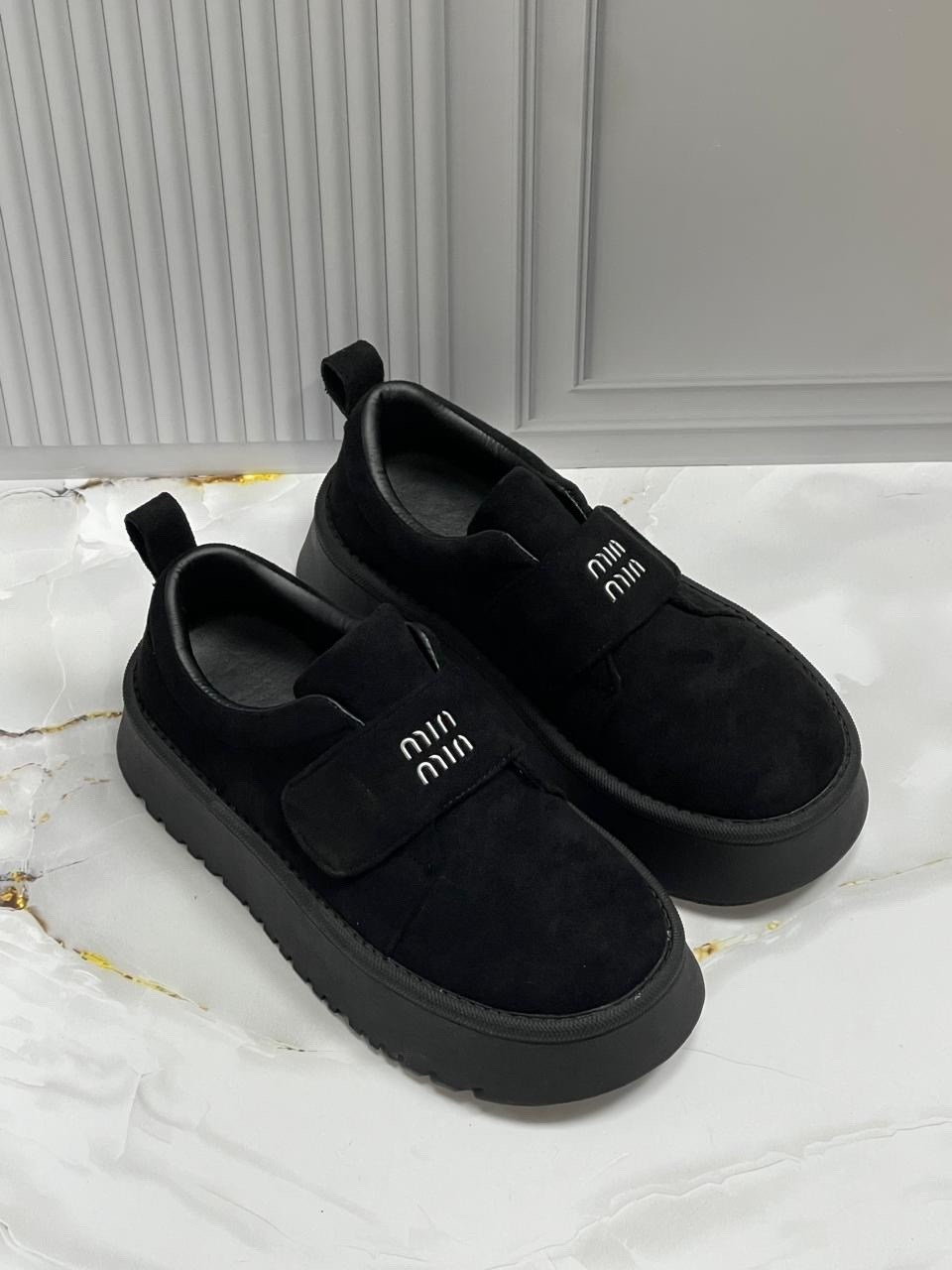 замшевые лоферы miu miu на высокий подошве и фирменной фурнитурой,лоферы замш,,женская ,модная женская